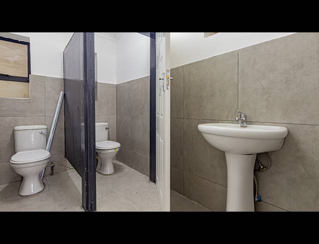 887M² OFFICE FOR SALE IN FERNDALE